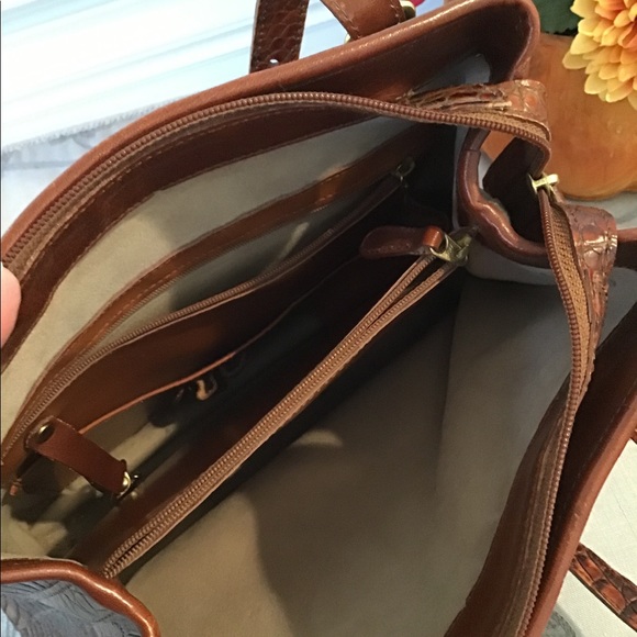 Beautiful Brahmin Croc Embossed Leather Bag - Picture 8 of 11